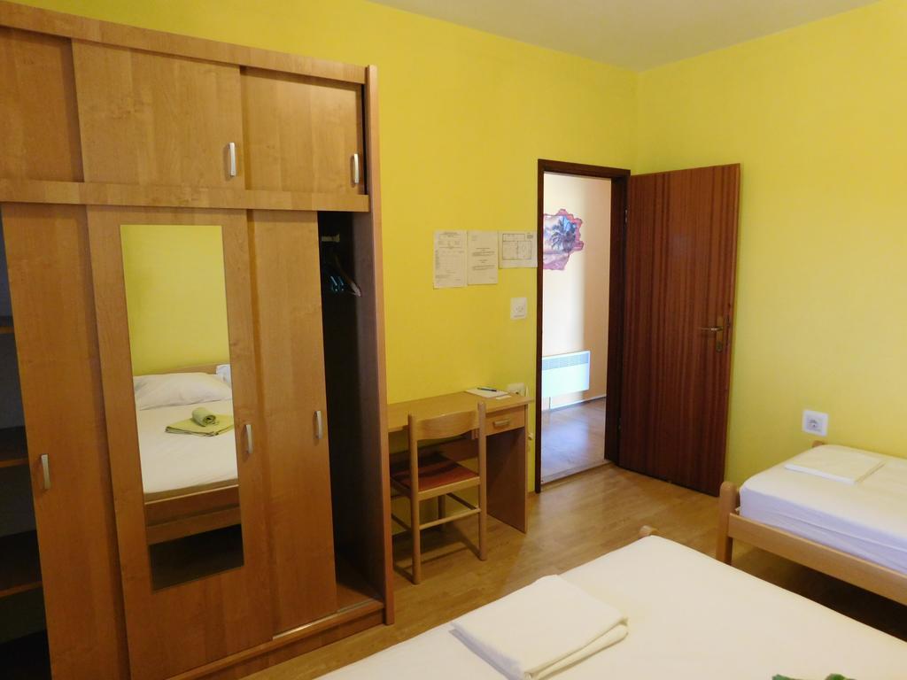 Apartments Leo Janjina Zewnętrze zdjęcie