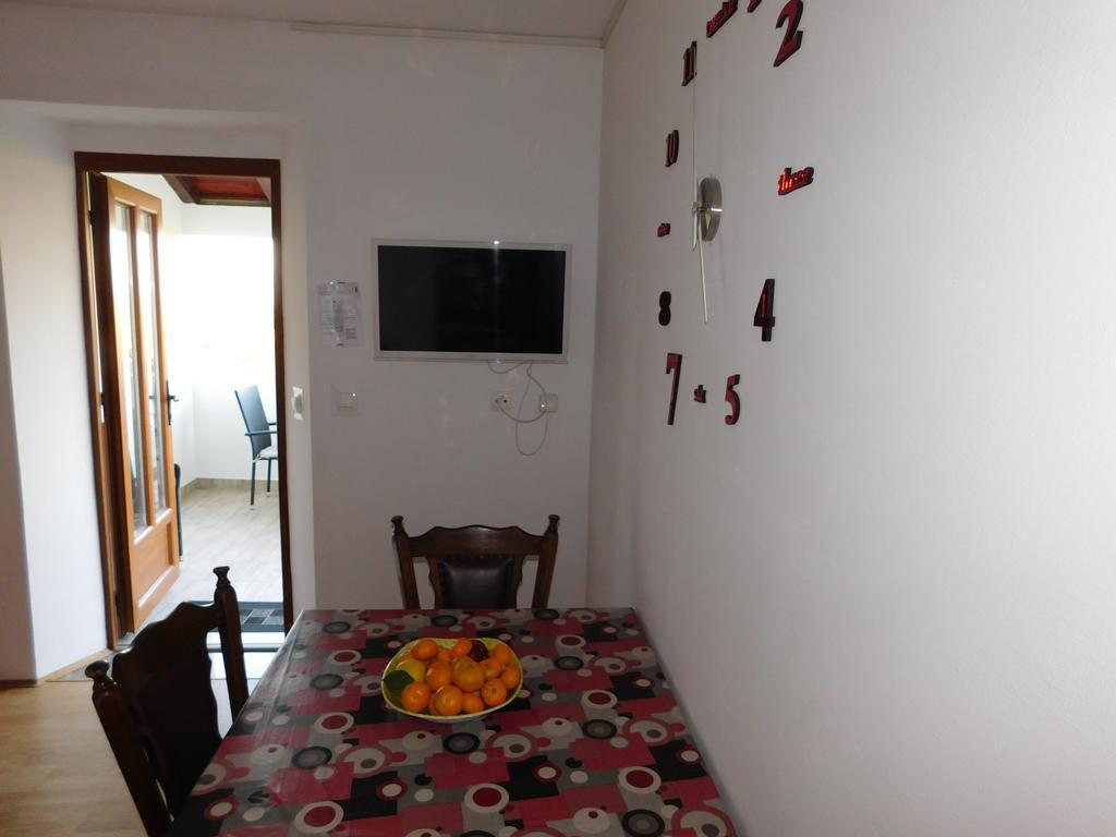 Apartments Leo Janjina Zewnętrze zdjęcie