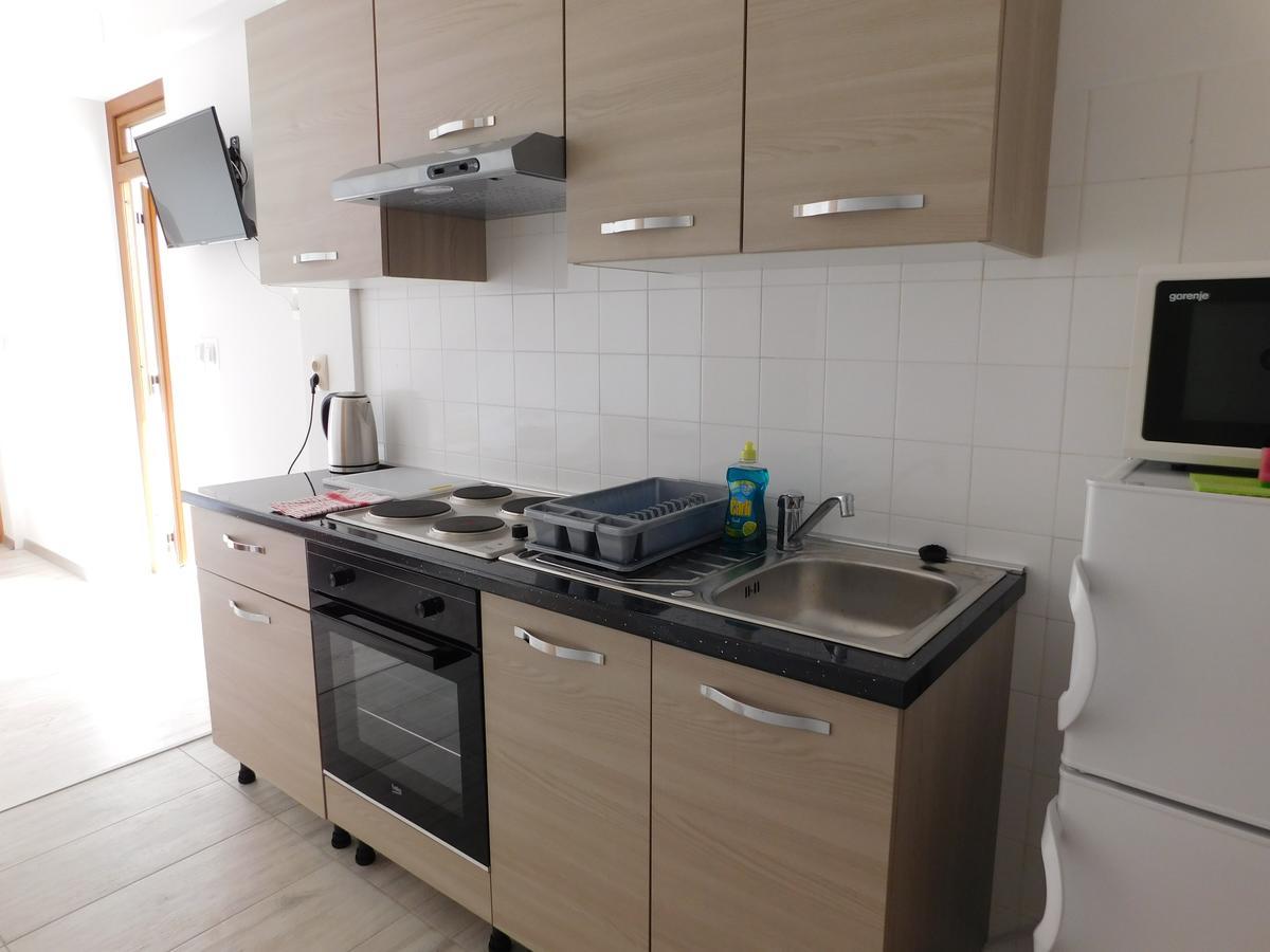 Apartments Leo Janjina Zewnętrze zdjęcie