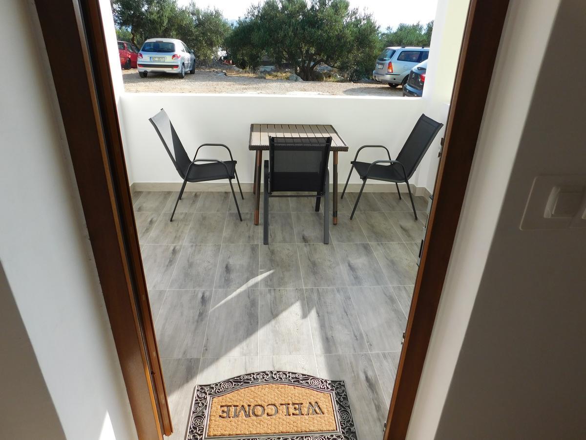 Apartments Leo Janjina Zewnętrze zdjęcie
