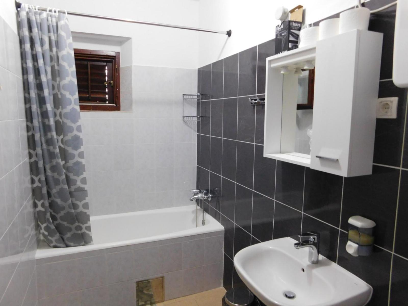 Apartments Leo Janjina Zewnętrze zdjęcie