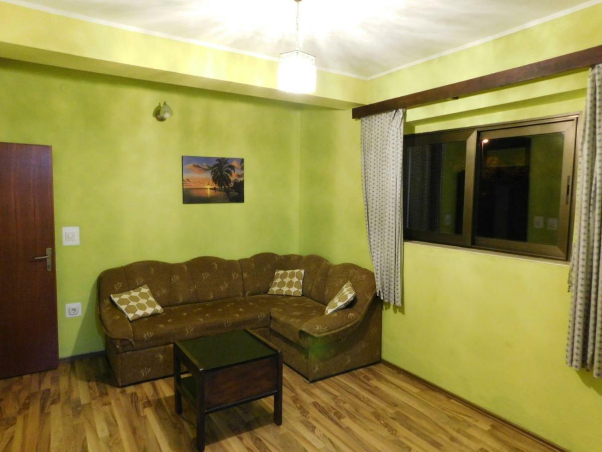 Apartments Leo Janjina Zewnętrze zdjęcie
